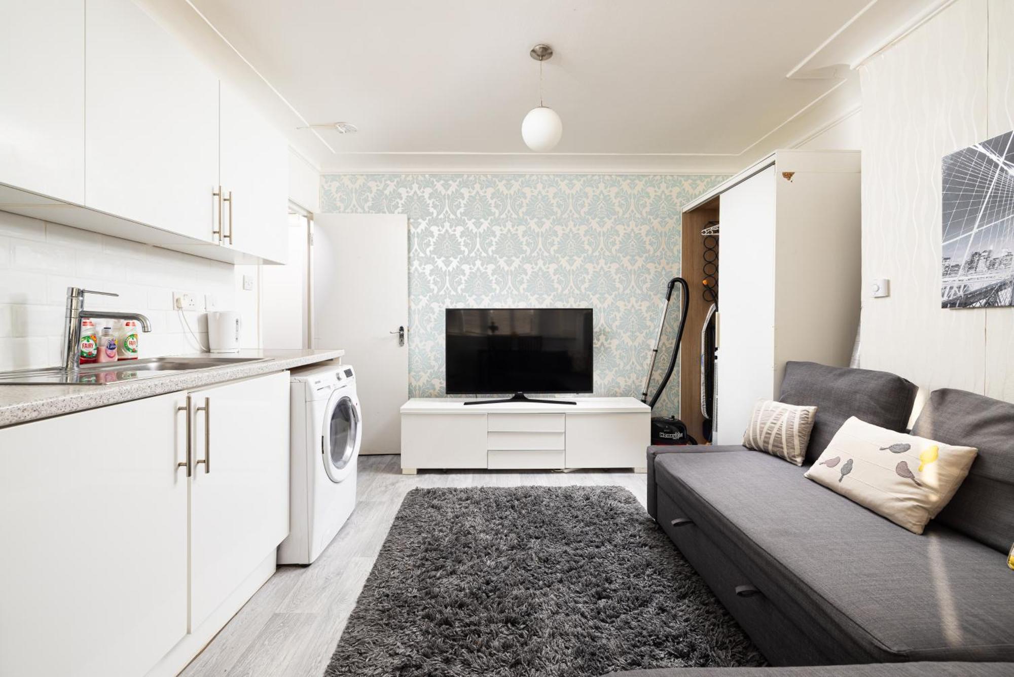 One Bedroom Apartment Opposite Brent Cross Station Londra Esterno foto