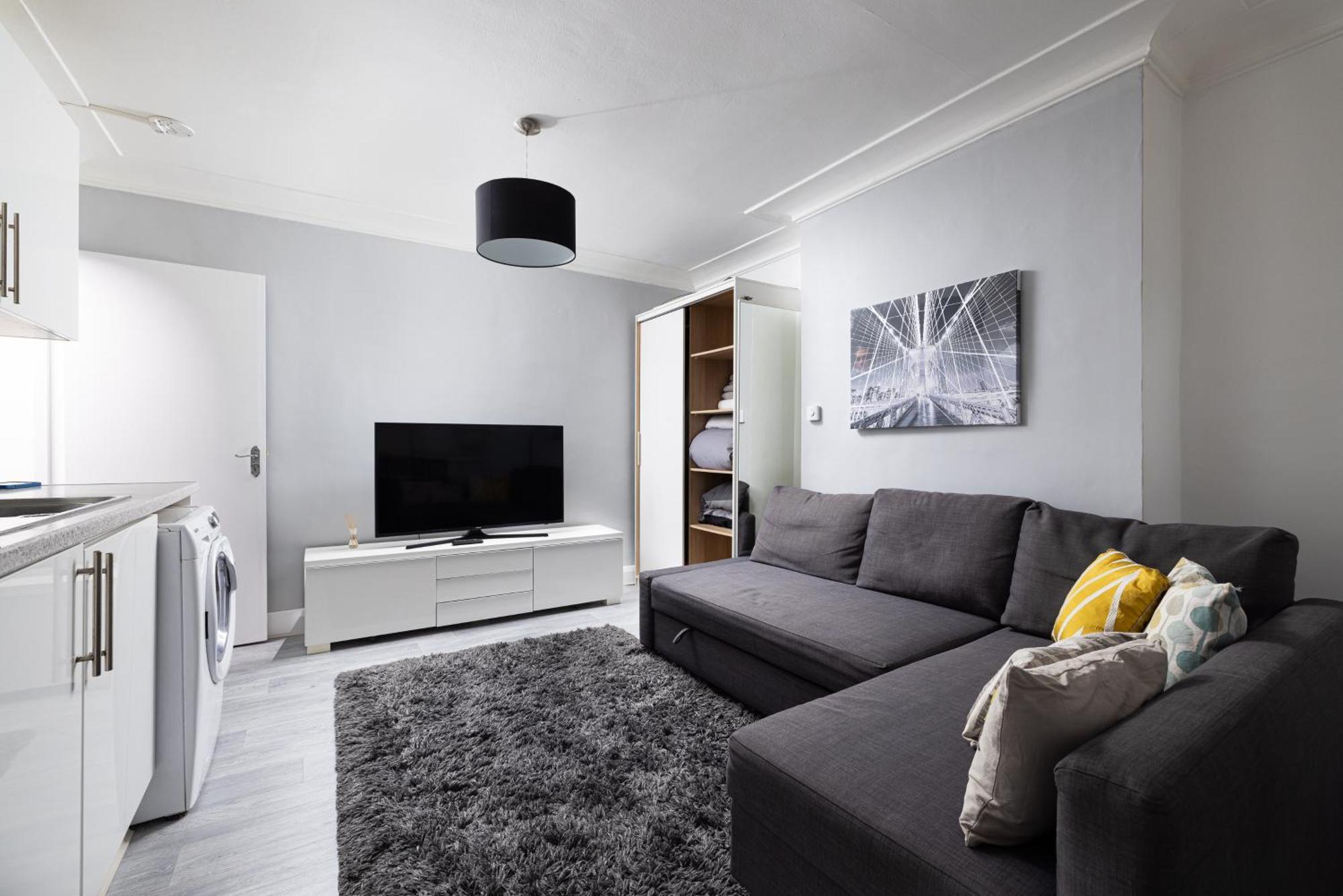 One Bedroom Apartment Opposite Brent Cross Station Londra Esterno foto